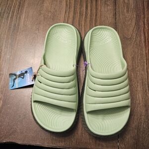 KUAILU Green Slide Sandals